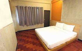 GO INN Silom BTS Surasak สถานีสุรศักดิ์